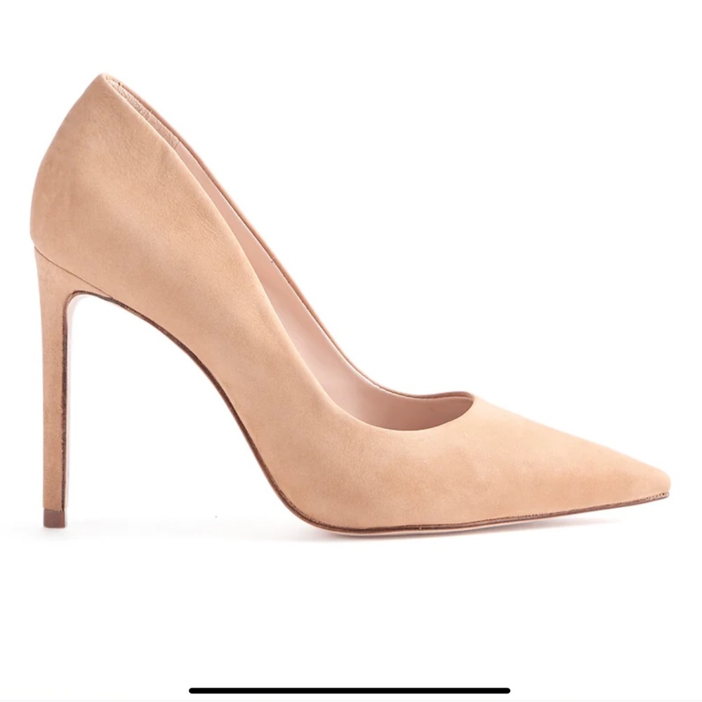 Like new schutz lolo nude suede heels